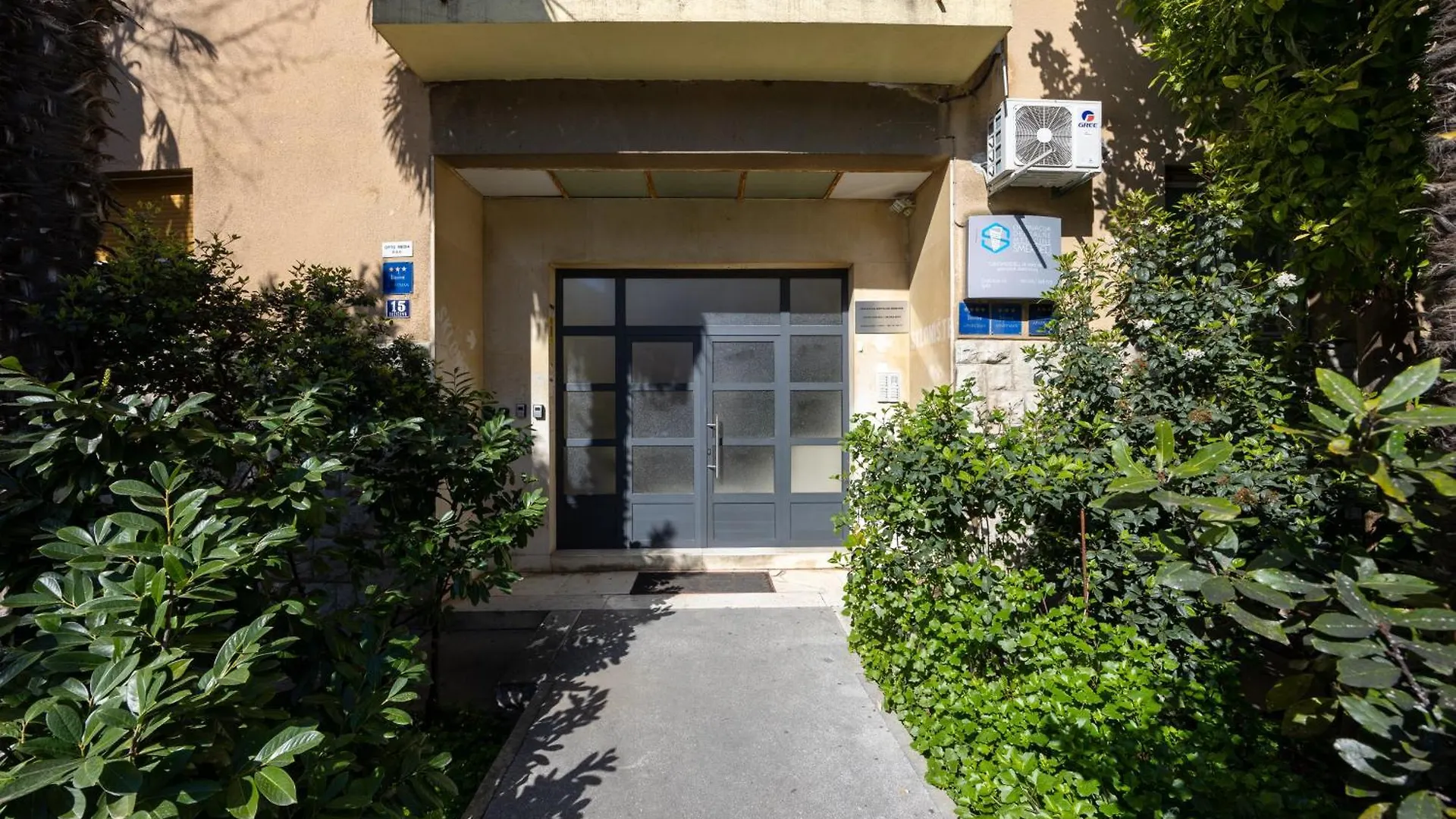 Apartment Apinelo Split
